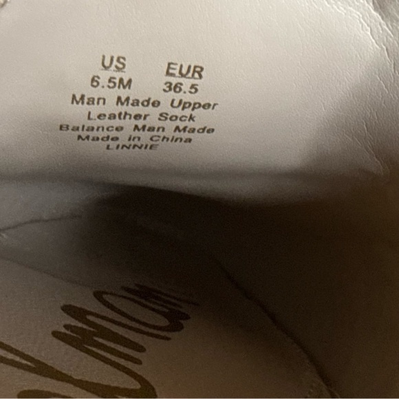 Sam Edelman Cream and Gold Flats with Textured Design - Picture 10 of 12